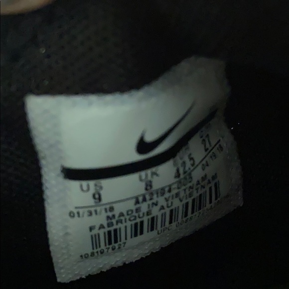 Nike black womens shoes - Picture 4 of 4